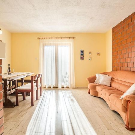 Apartment Srecko Vinišće Dış mekan fotoğraf