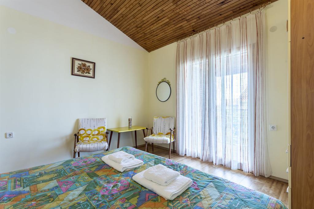 Apartment Srecko Vinišće Dış mekan fotoğraf