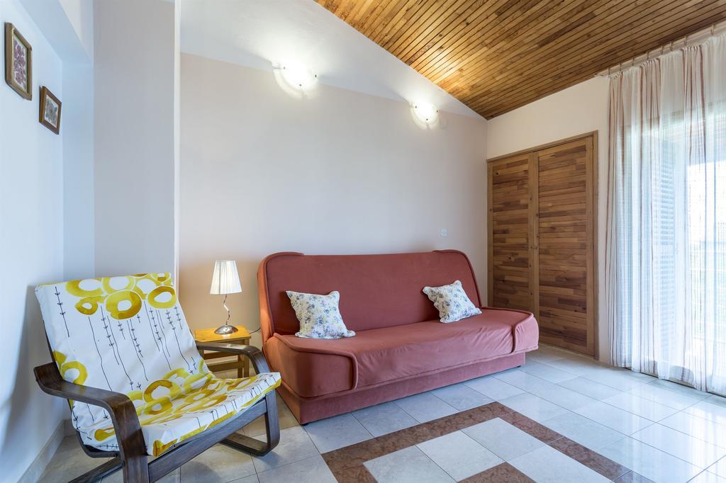 Apartment Srecko Vinišće Dış mekan fotoğraf