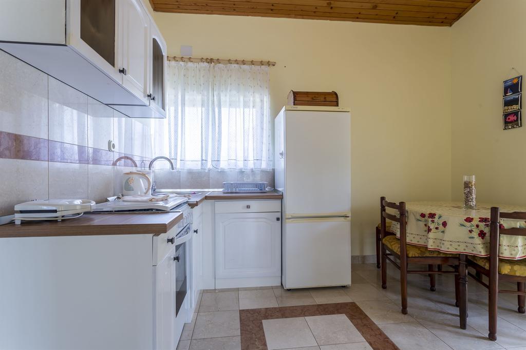 Apartment Srecko Vinišće Dış mekan fotoğraf