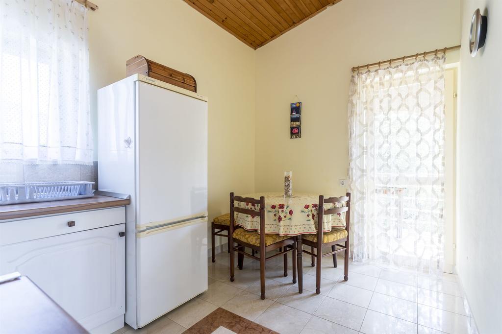 Apartment Srecko Vinišće Dış mekan fotoğraf