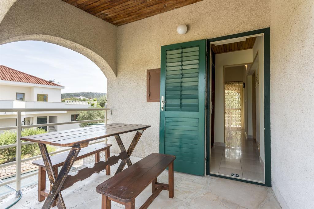 Apartment Srecko Vinišće Dış mekan fotoğraf