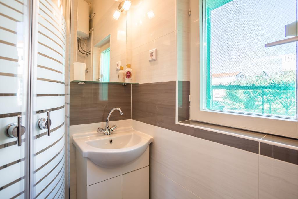 Apartment Srecko Vinišće Dış mekan fotoğraf